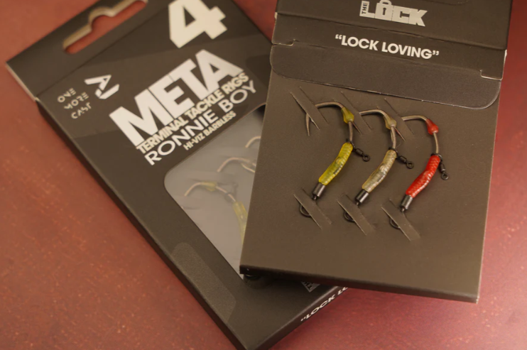 OMC Hi-Viz Lock Hook Ronnie Boys All Sizes