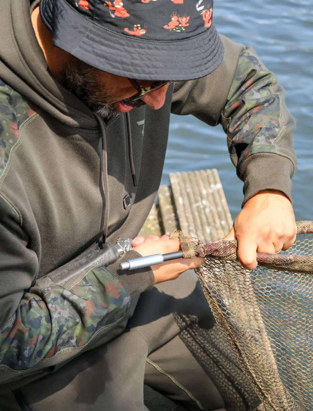 OMC Black Pearl Landing Net