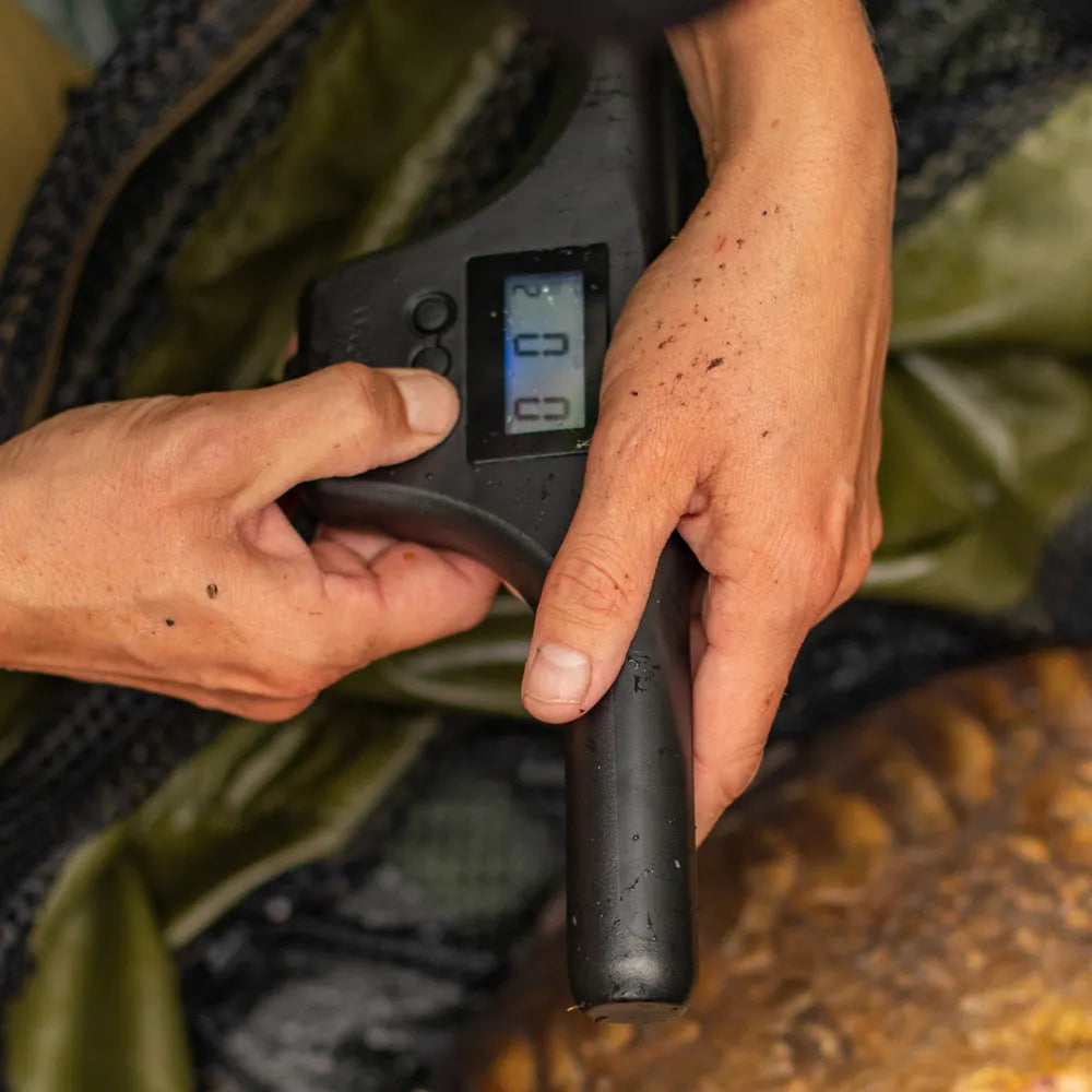 WYCHWOOD DUAL SCREEN T-BAR DIGITAL SCALES 120lb