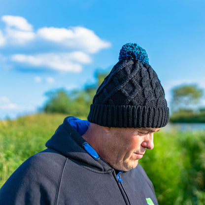 PRESTON INNOVATIONS KNITTED BOBBLE HAT