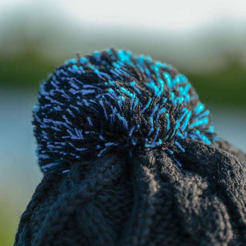 PRESTON INNOVATIONS KNITTED BOBBLE HAT