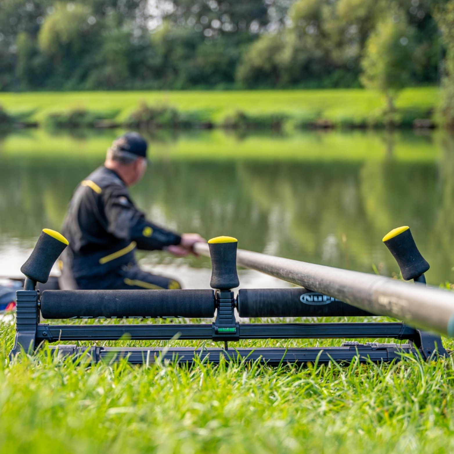 NuFish Taurus 600 Pole Roller
