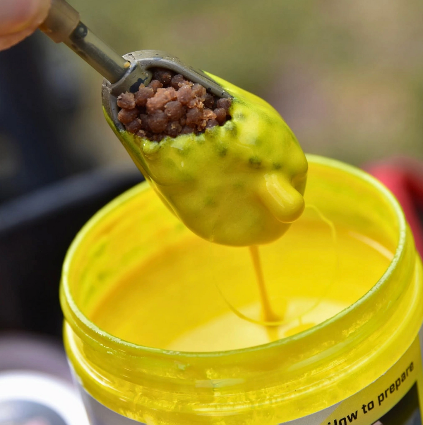 Dynamite Baits Swim Stim Feeder and Bag Dip 500ml