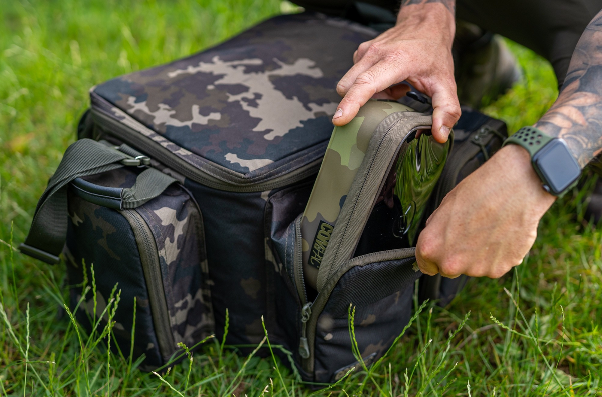 Korda Compac Dark Kamo Carryall Medium