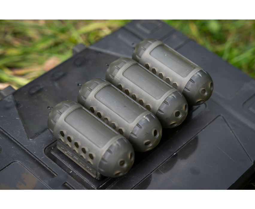 Korum WIndow Maggot Feeder - Various Sizes