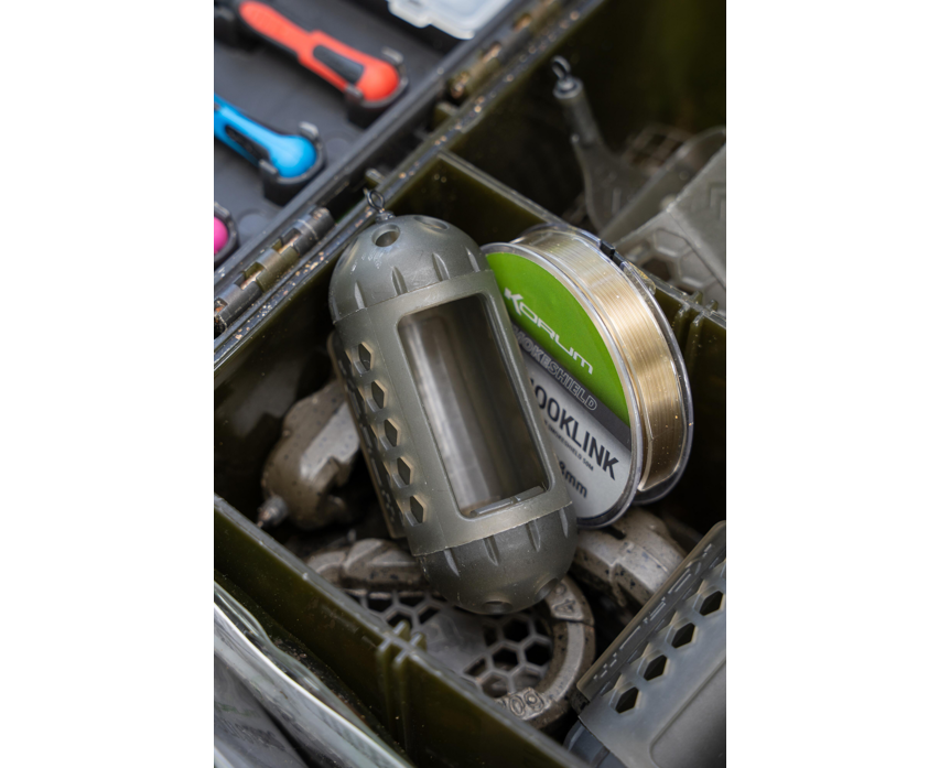 Korum WIndow Maggot Feeder - Various Sizes